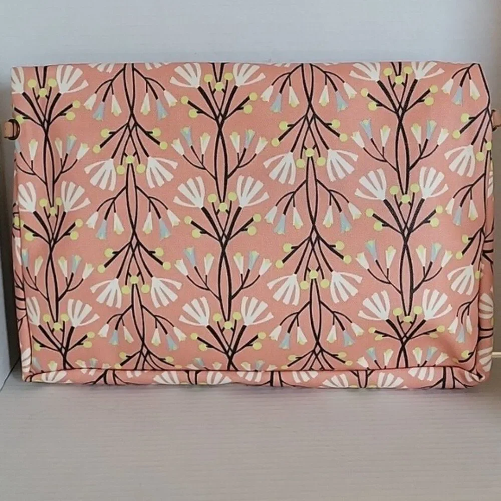 Petunia Pickle Bottom Diaper Bag Birch Blissful Brisbane Shoulder Crossbody Baby